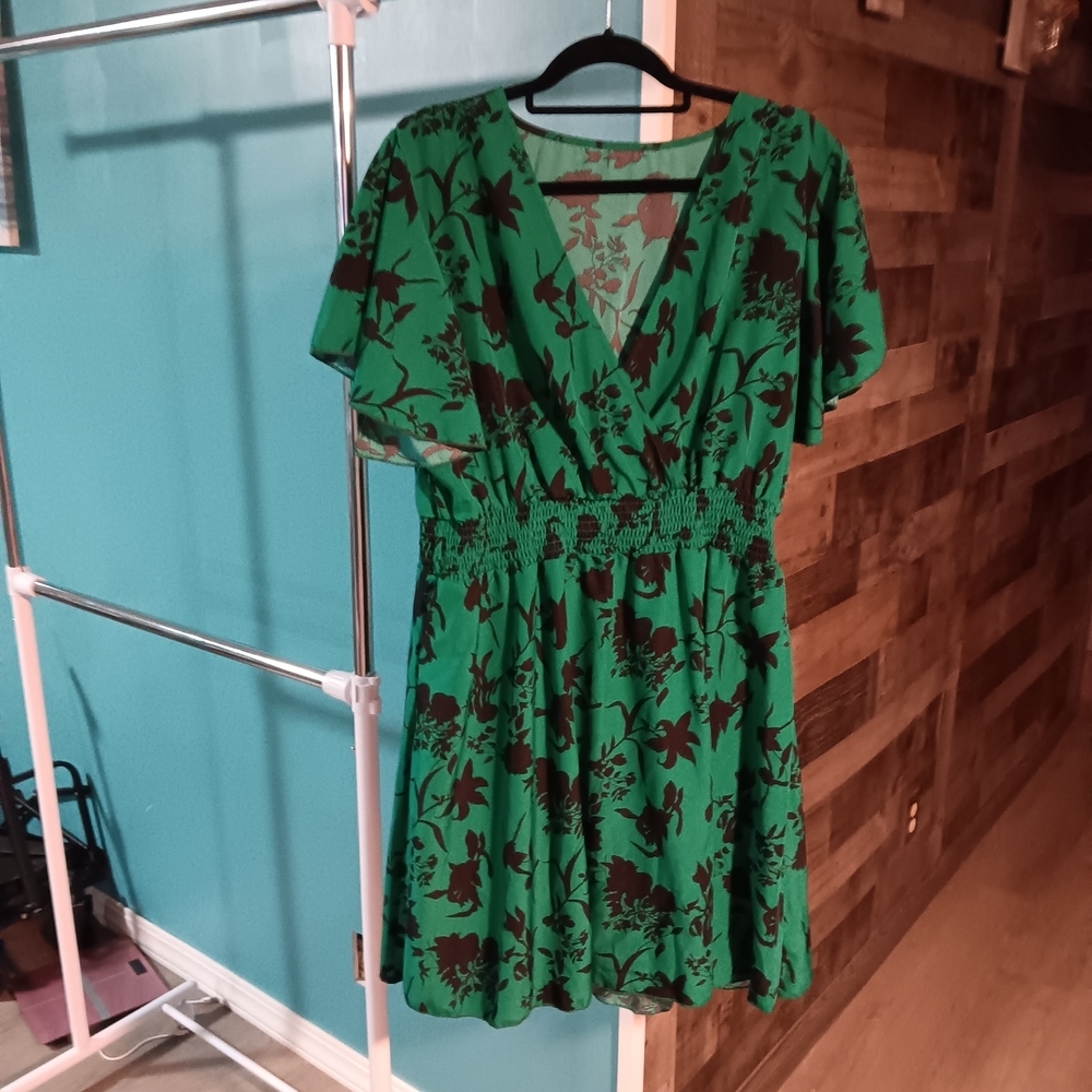 Chic Green Floral Mini Dress